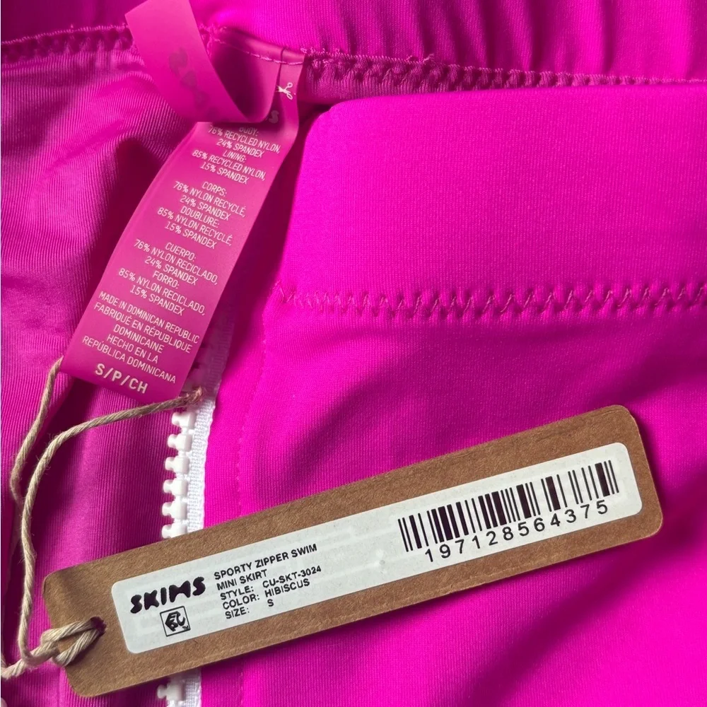 Skims Sporty Zipper Swim Mini Skirt Hibiscus - Size Small